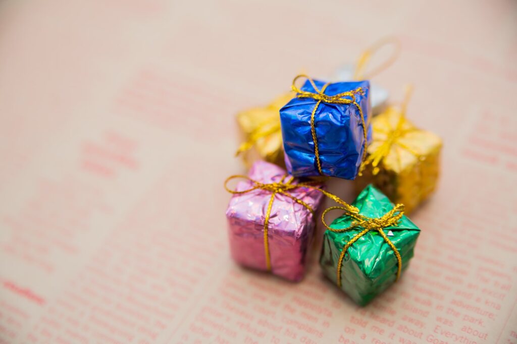 プレゼントや物をもらうのが苦手な人の心理について解説！